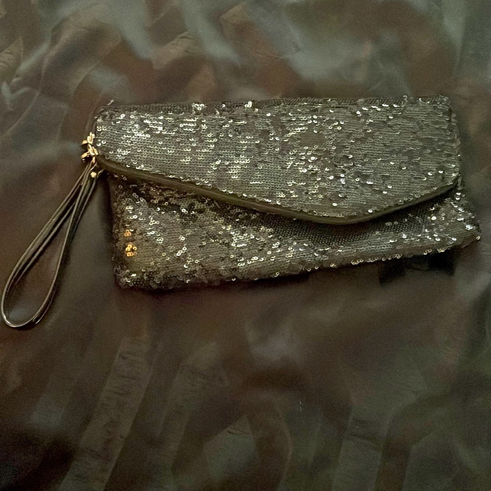 Black sequin wristlet